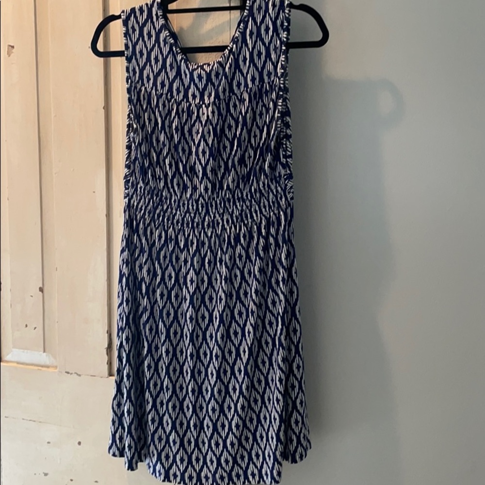 Blue and white patterned dress - Picture 5 of 6